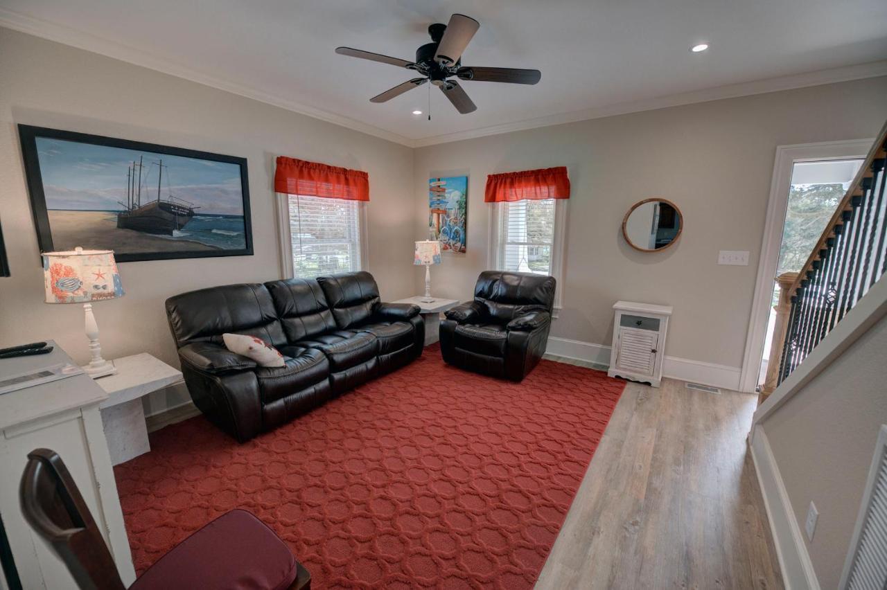 Outer Banks - Village Motel 3*